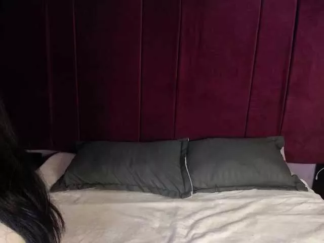 Nessa2905 from BongaCams