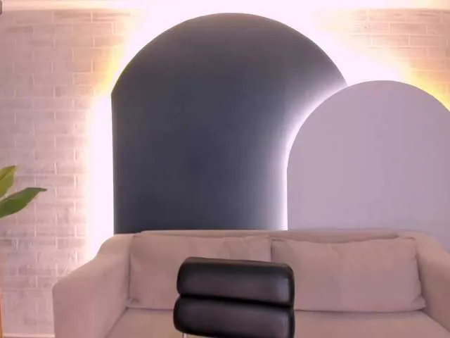 ParisWaldorf from BongaCams