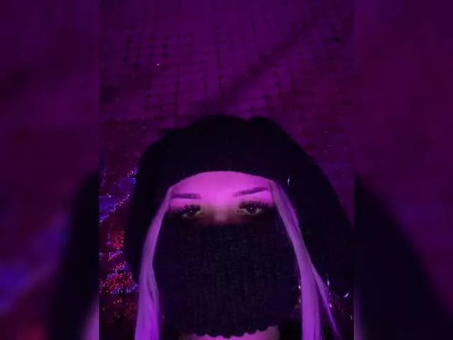 Peach-juice from BongaCams