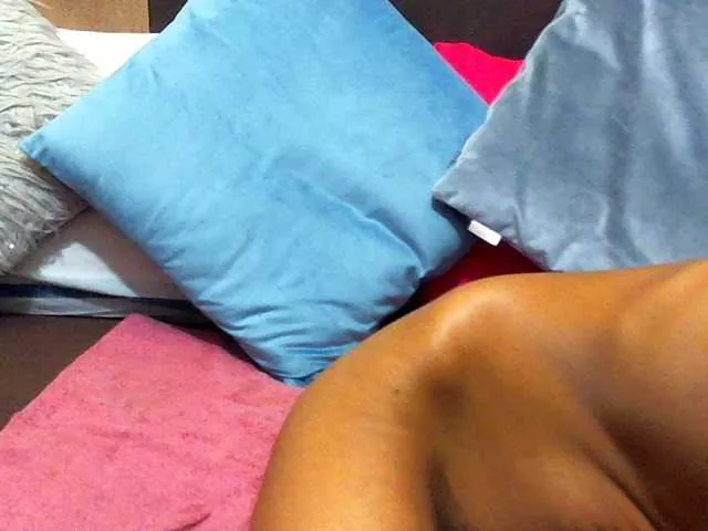 Petiteebony from BongaCams