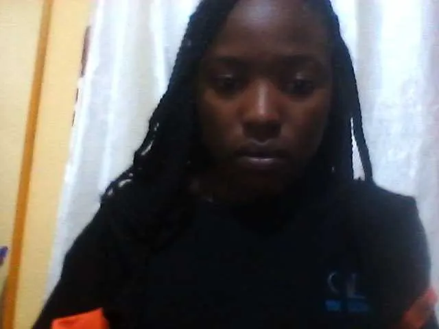 Petitepussie from BongaCams