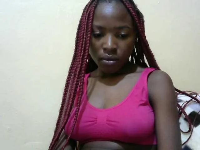 Petitepussie from BongaCams