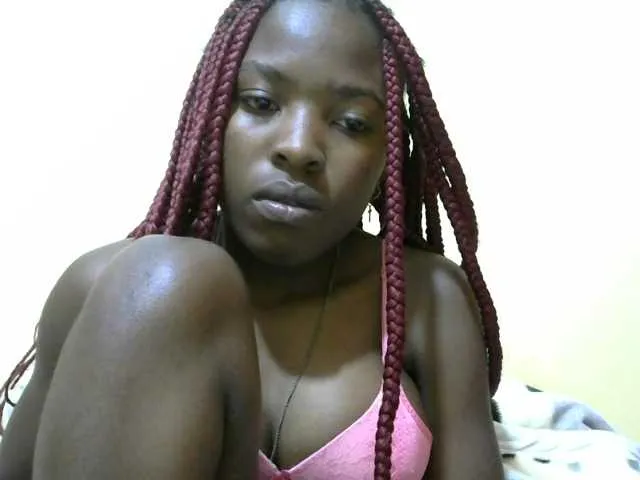 Petitepussie from BongaCams