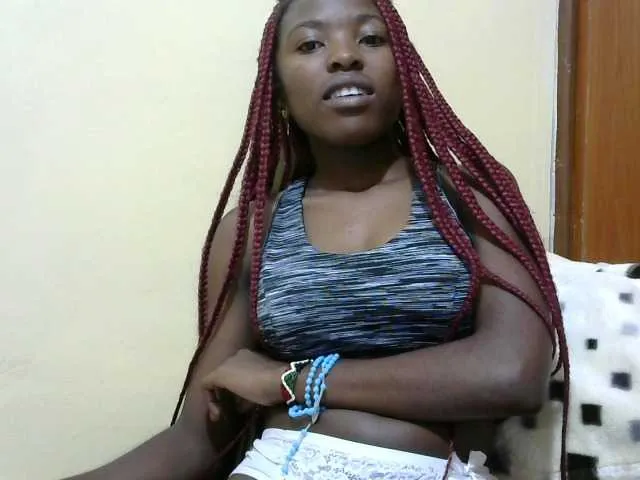 Petitepussie from BongaCams