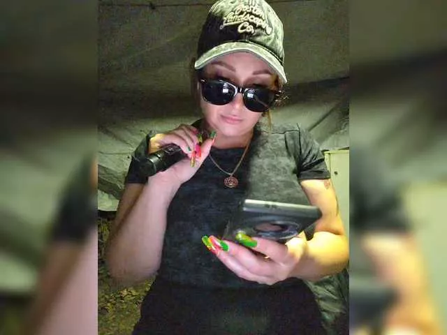 Pishechka2 from BongaCams