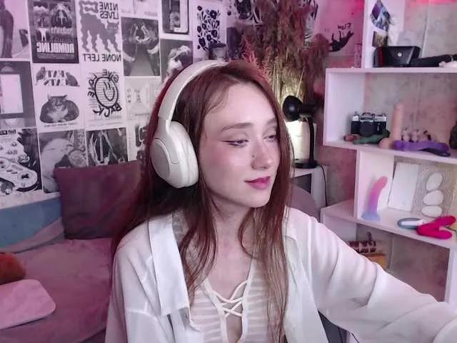 plassstic from BongaCams is Freechat
