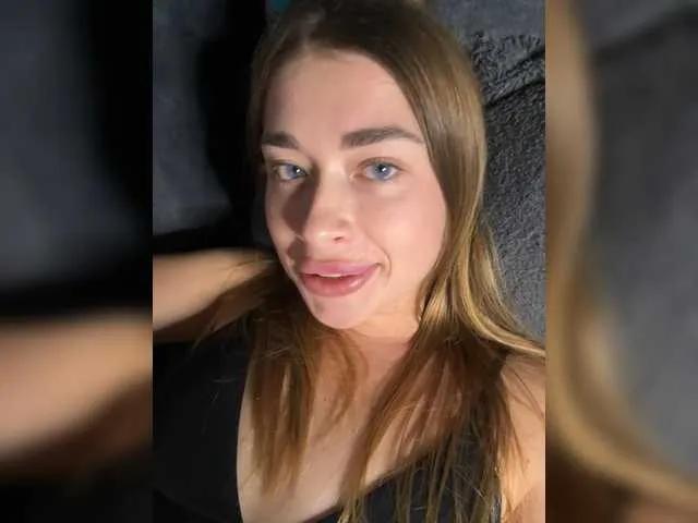 PrettyLion999 from BongaCams is Freechat
