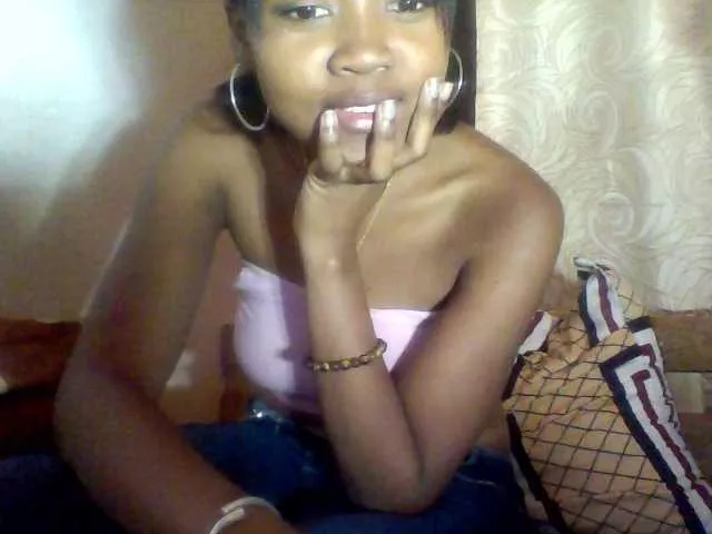 Queenny from BongaCams