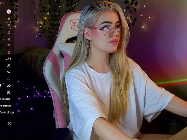 RedVelveten from BongaCams