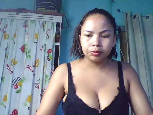 Rianah from BongaCams