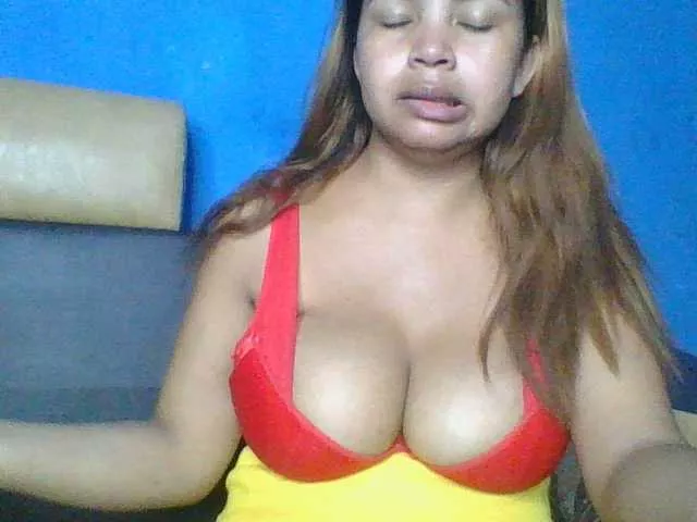 Rianah from BongaCams