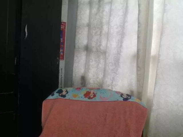 Ross-ella from BongaCams