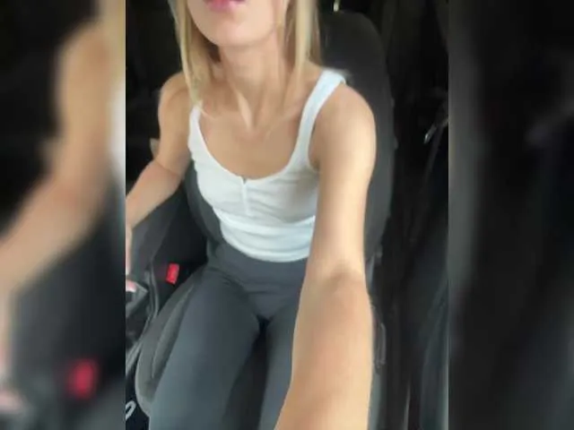 RoxyJet from BongaCams
