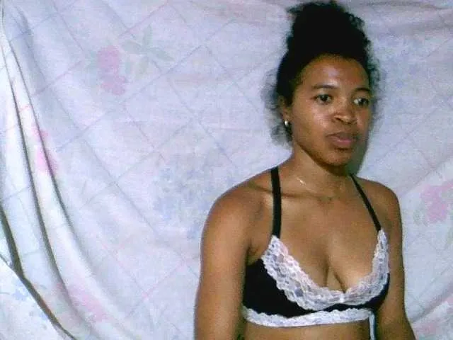 Royal-diva from BongaCams is Freechat