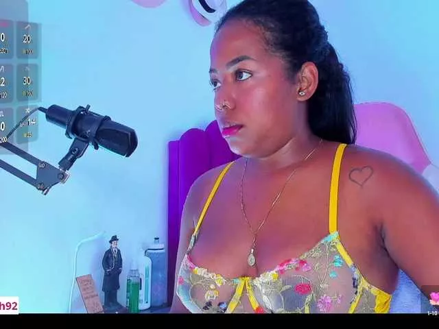 Sammypeach from BongaCams