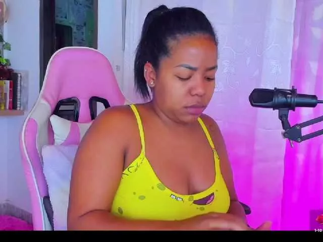 Sammypeach from BongaCams