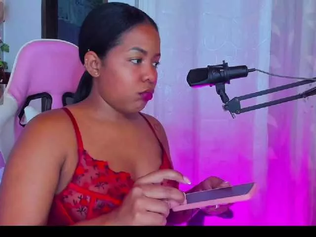 Sammypeach from BongaCams