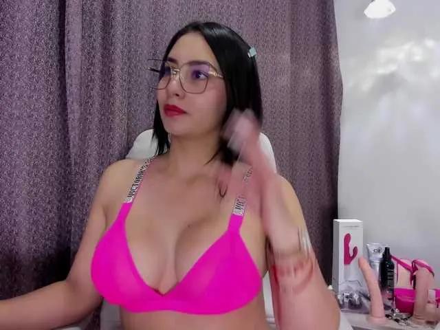 Sara-Parkeer from BongaCams is Freechat
