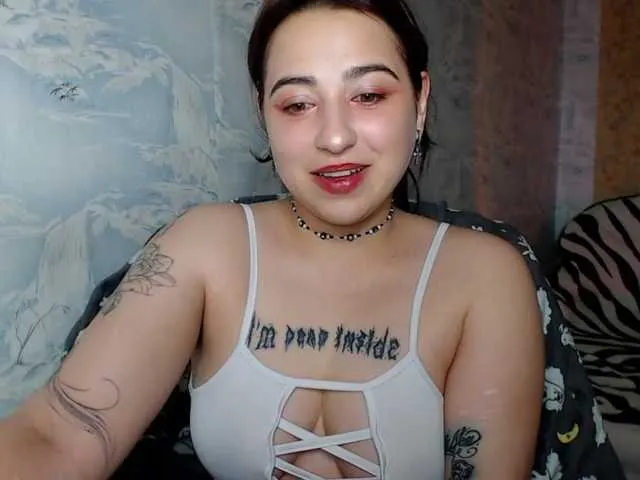 Sarah-Dumont from BongaCams