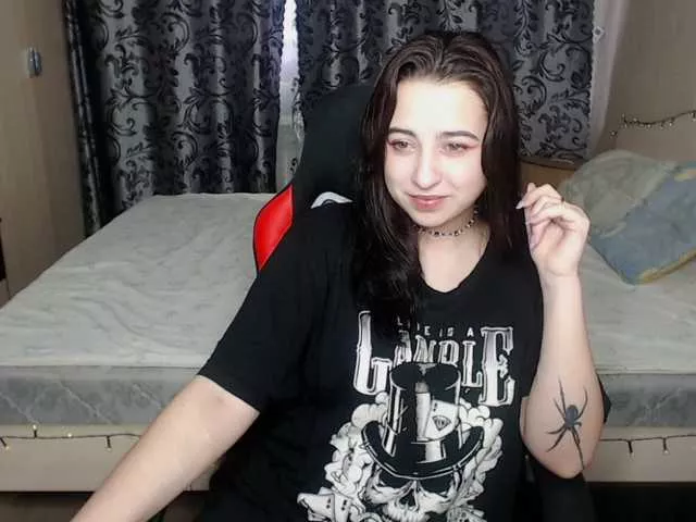 Sarah-Dumont from BongaCams