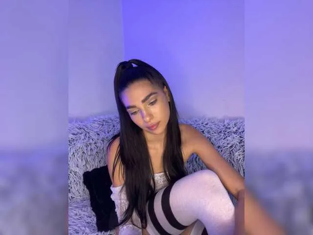 Sashaluvv from BongaCams