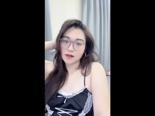 Selena295 from BongaCams