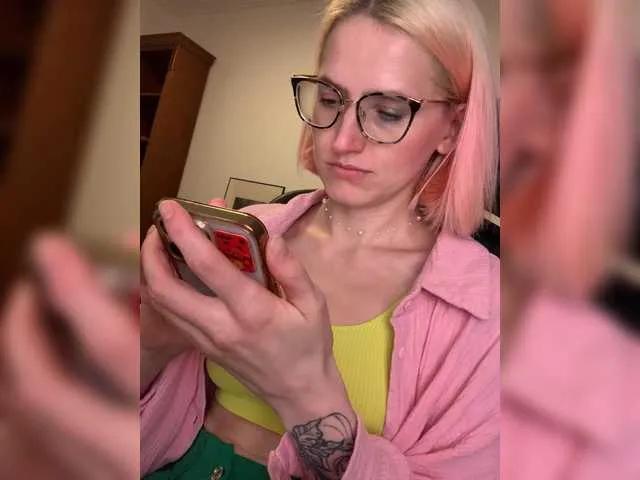 Girls: try live performances with matured performers, from dancing to quirks, in a variety of beautiful sex cams.