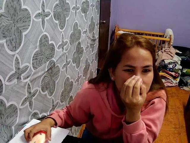sexyyukee12 from BongaCams is Freechat