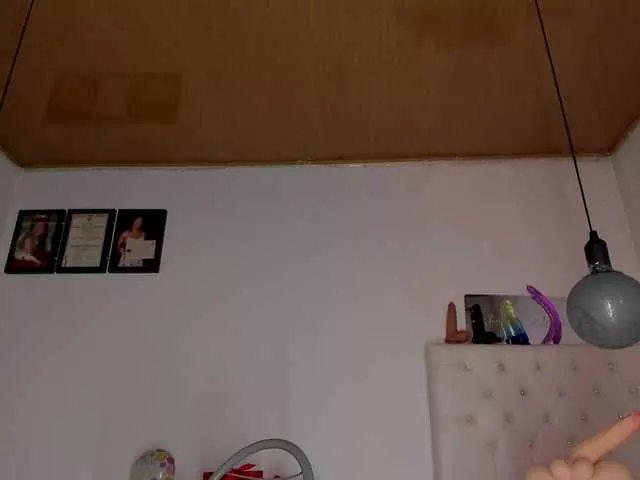 Shannon-kane from BongaCams