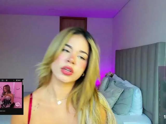 sophiazilla from BongaCams is Freechat