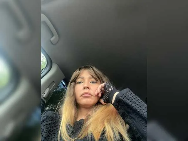 stacy-creamy from BongaCams is Freechat