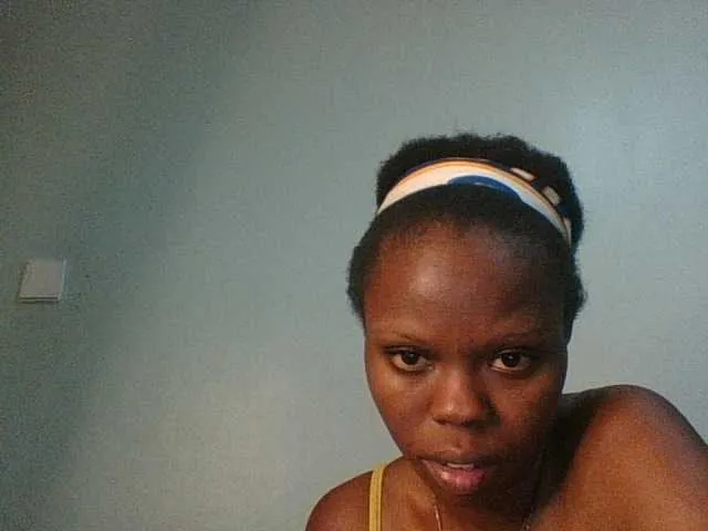 Sugarycake from BongaCams