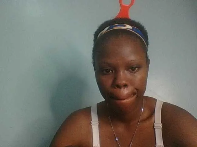 Sugarycake from BongaCams