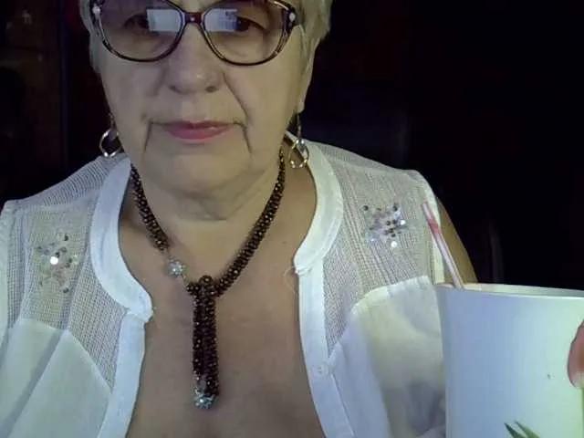 SweetCherry00 from BongaCams