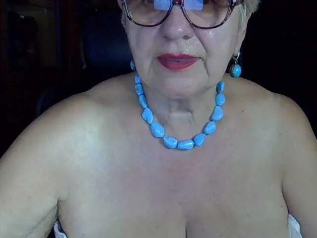 SweetCherry00 from BongaCams