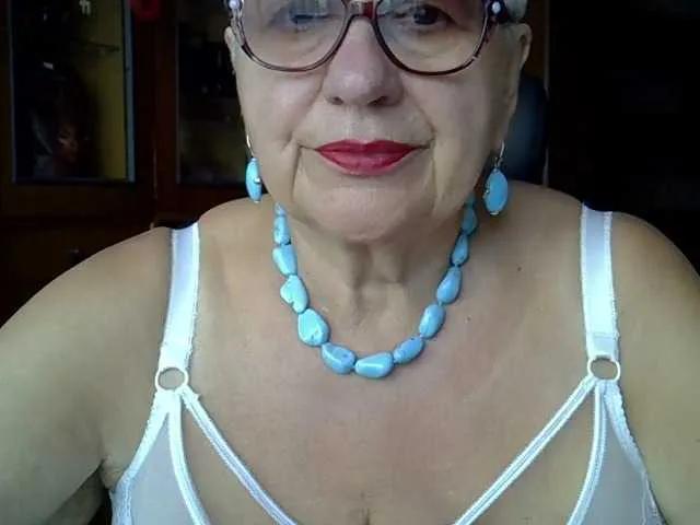 SweetCherry00 from BongaCams