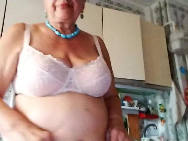 SweetCherry00 from BongaCams