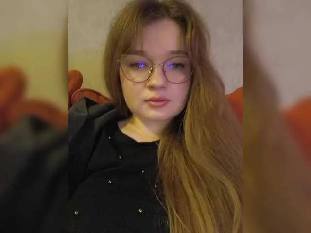 SweetKarinaa from BongaCams