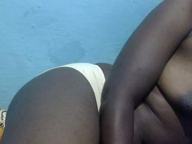 Sweetmella from BongaCams