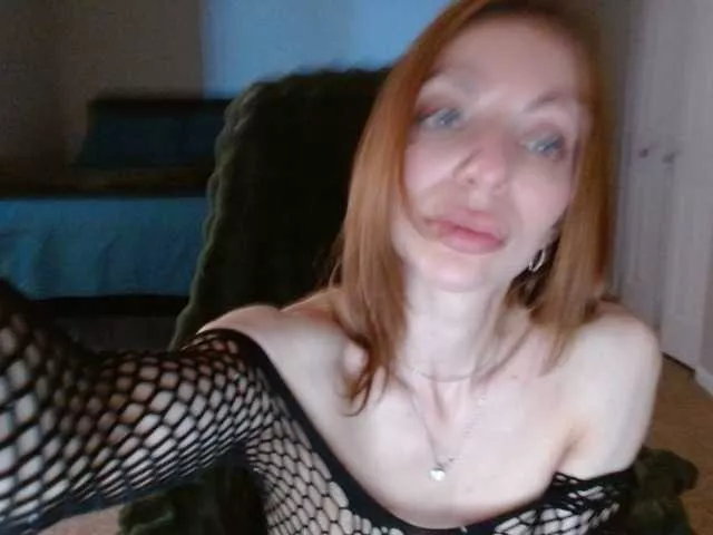 Sweetpoison7 from BongaCams