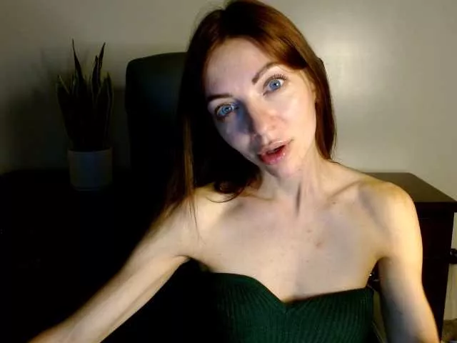 Sweetpoison7 from BongaCams