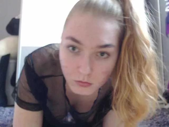SweetPussy032 from BongaCams