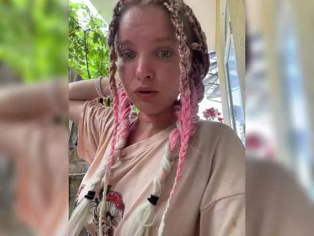 ThatTripPink3 from BongaCams