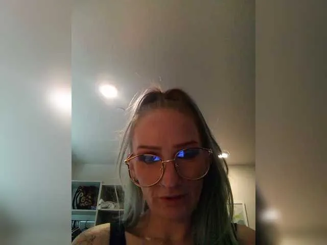 TinyTemptressChanel from BongaCams is Freechat