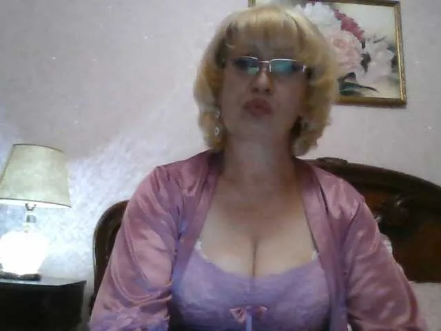 Ur-Mami from BongaCams