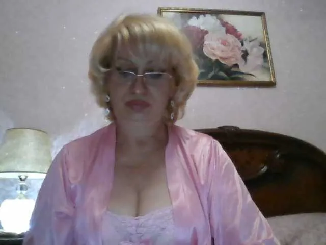Ur-Mami from BongaCams