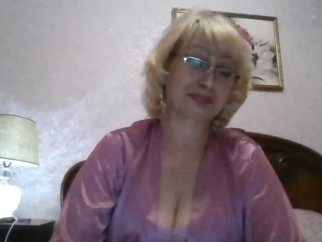 Ur-Mami from BongaCams