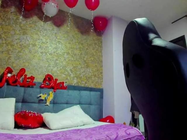 Girls: try live performances with matured performers, from dancing to quirks, in a variety of beautiful sex cams.