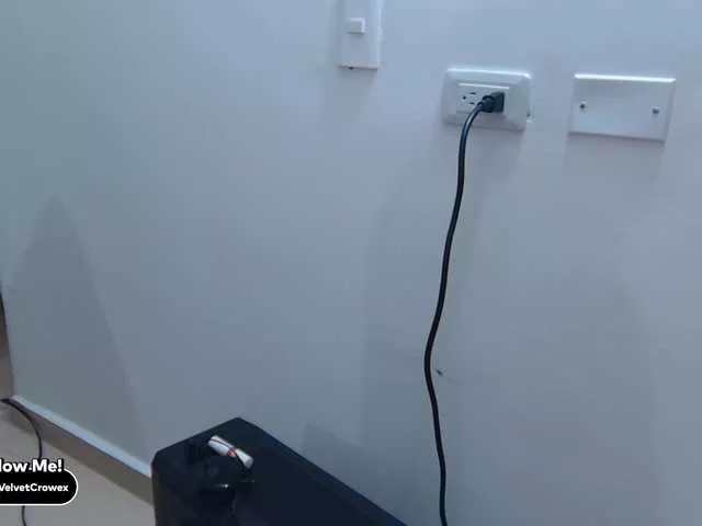 Velvetcrowe from BongaCams