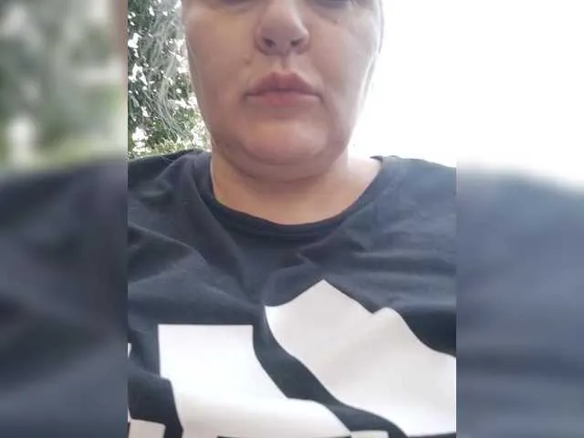 WifeyNusha from BongaCams